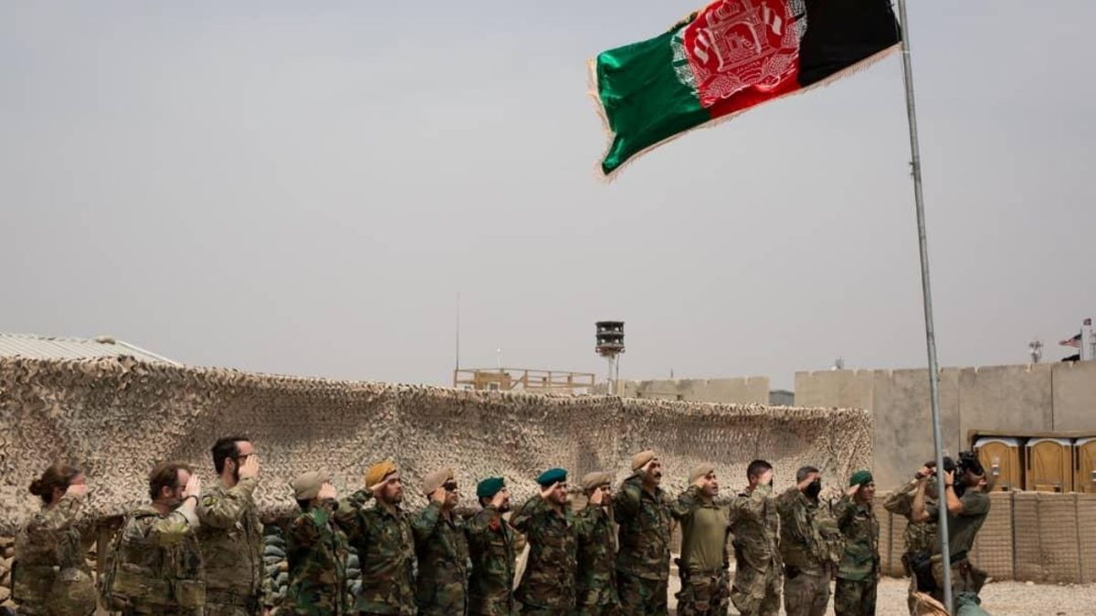 Po konci ramadánu obnovil Tálibán ofenzívu na jihu Afghánistánu
